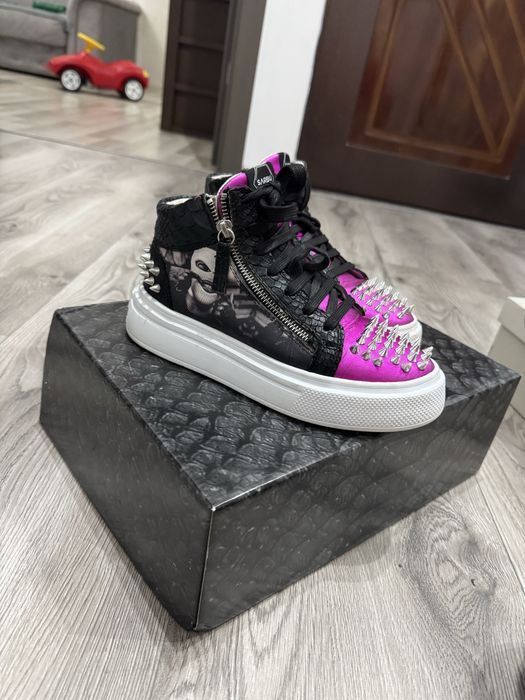 Adidasi Sarbu Atelier