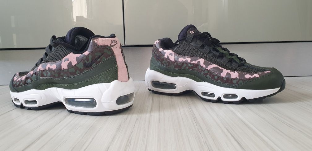 Nike Air Max 95 UK 6 US 8.5 / 40/25.5см ОРИГИНАЛ! Дамски Маратонки!