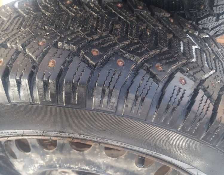 Шипы  Cordiant Polar R15, 185/65  в идеальном состоянии,почти новый
