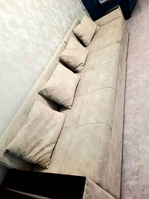 Диван раздвижной,3 метра