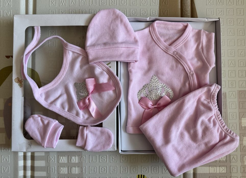 Бебешки комплект от 5 части Нов