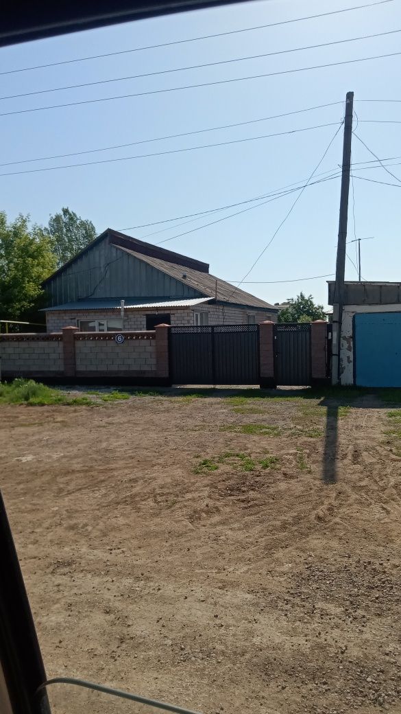 Частный дом с участком