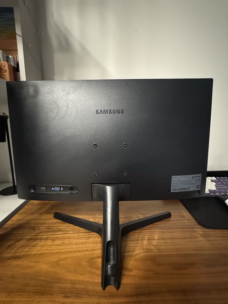 Монитор Samsung.