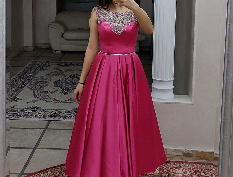 Вечерное платье .