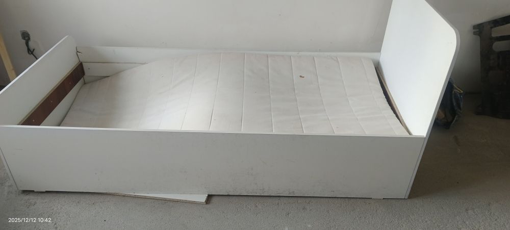 Кровать отдаю бесплатно.