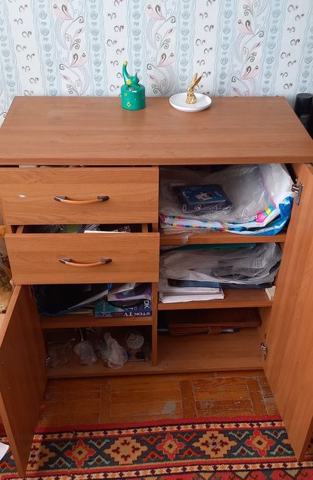 Продам комод б/у .