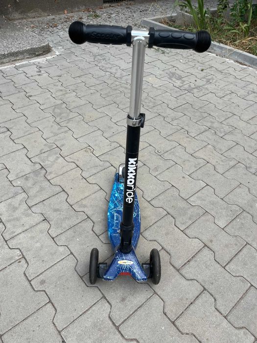 Детска тротинетка Kikka Ride със светещи колела