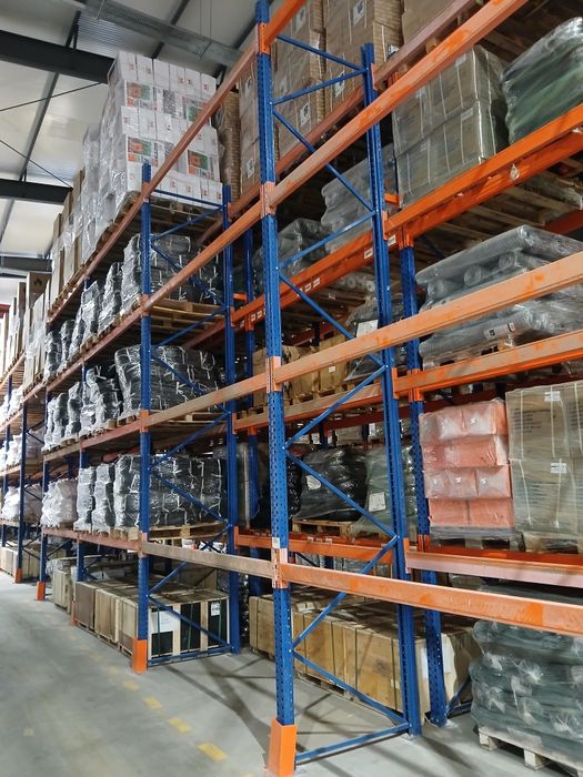 Rafturi metalice de vânzare