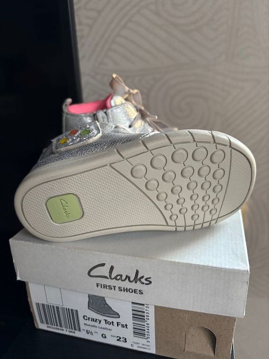 Нови боти и ботуши Clarks и Pablosky, размери 23 и 24