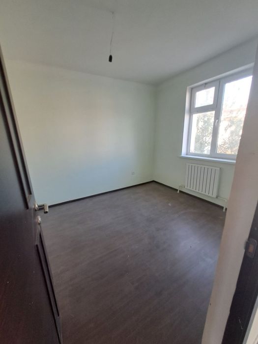 Katej sotiladi sharshara 2 sutixli 3 xona.