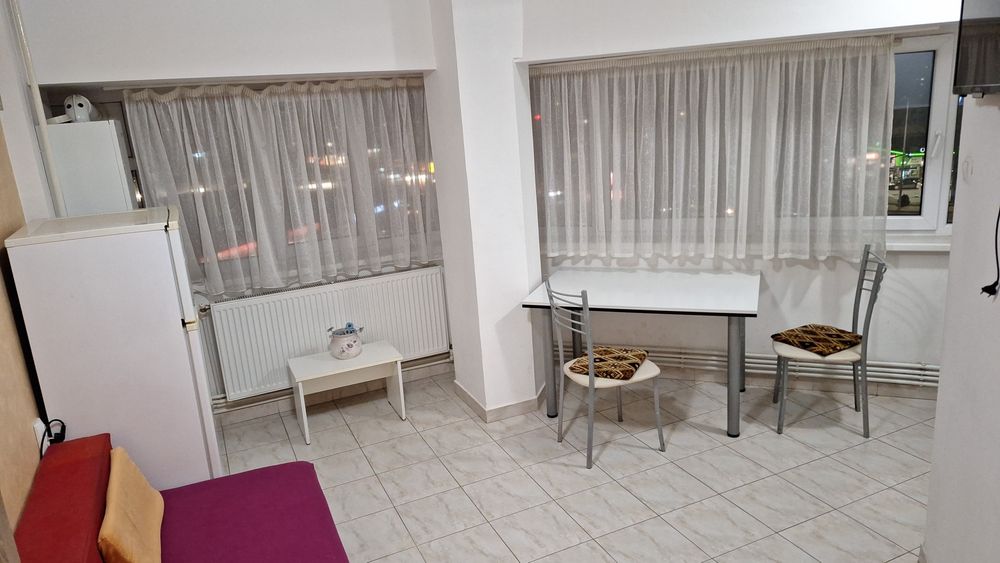 Inchiriez garsoniera