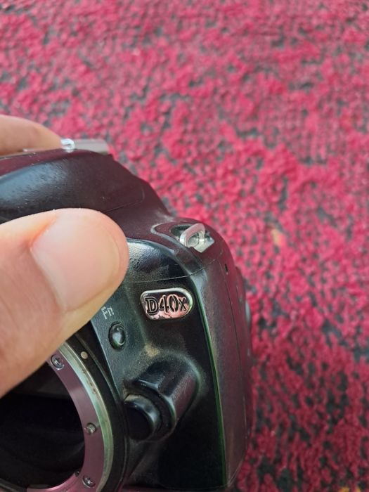 Nixon d40x sotiladi