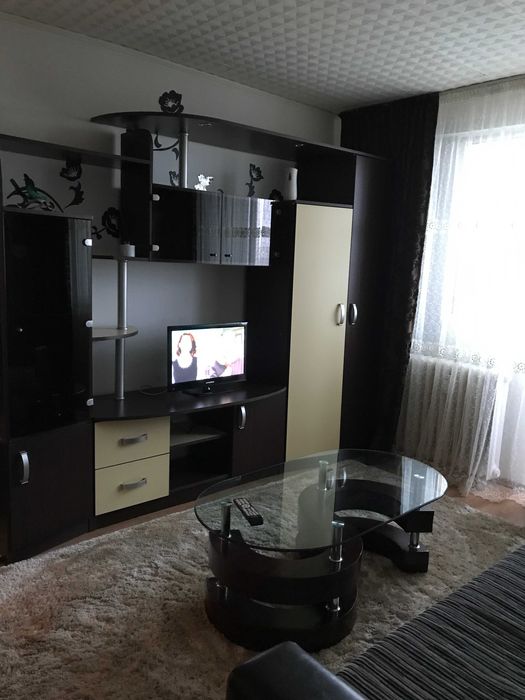 inchiriez 2 camere zona Brancoveanu