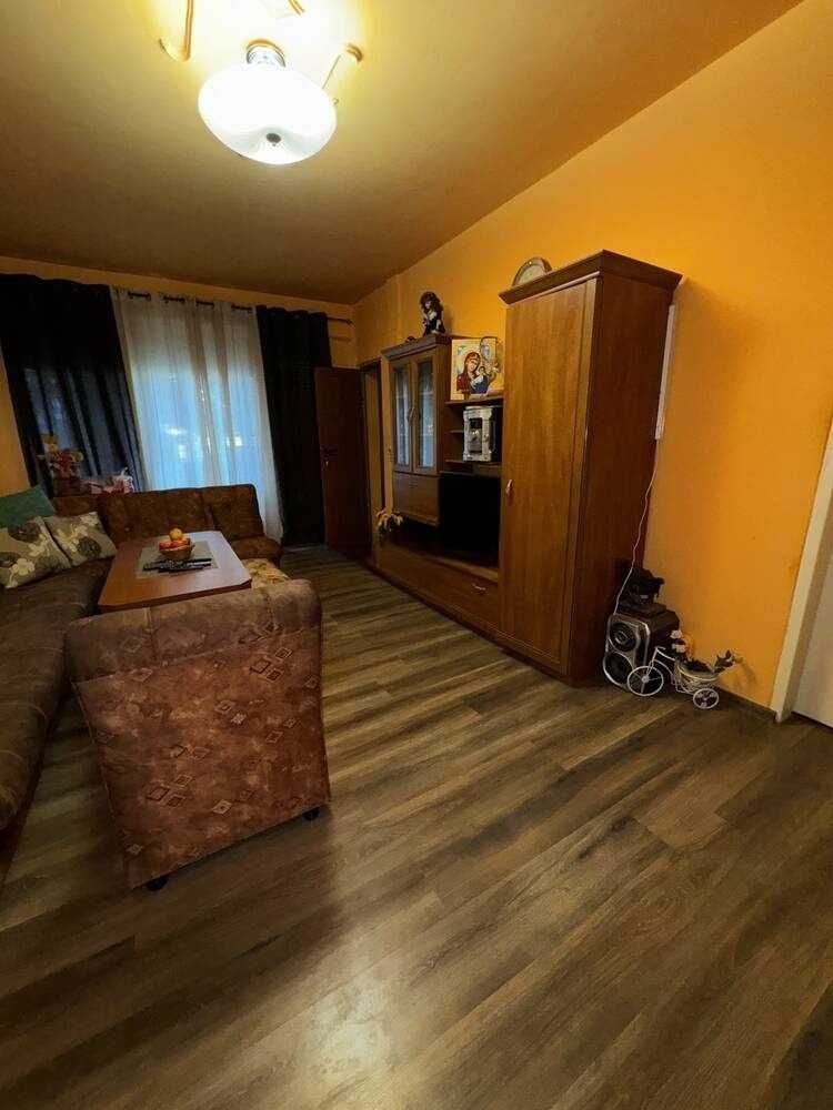 Продава се Тристаен апартамент в Пловдив, Изгрев - 70 кв.м за 1043 €/кв.м - Снимка #1