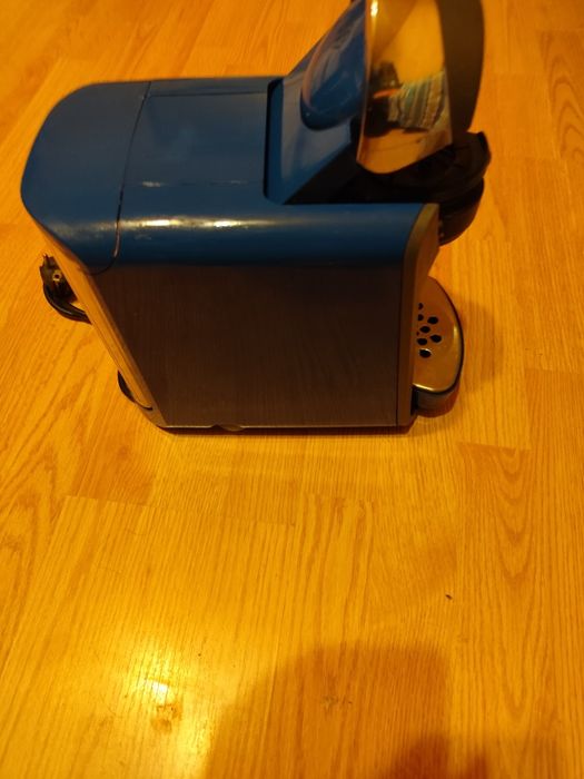 Vând expresor Tasimo Bosch cu capsule