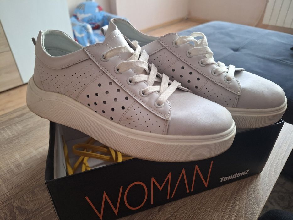 Бели кецове Тенденз