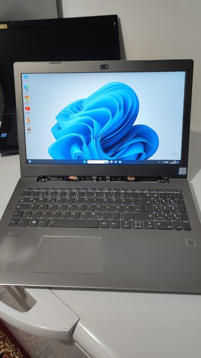 Laptop Lenovo 520 15IKB I5-8250U