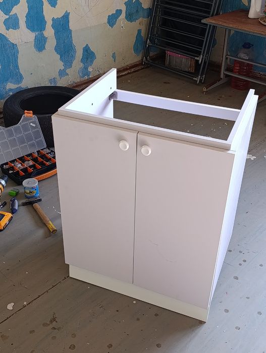 Продается мебель для ванной и бассейнов из PVC