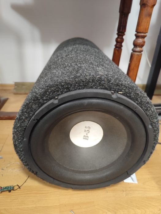 Vând subwoofer  auto +statie pioneer
