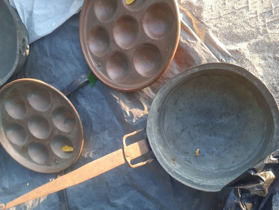 Стар бакър среден с патина и малък с капак