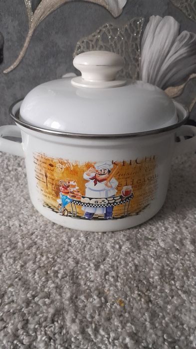 Продам кастрюли ,сковороду.