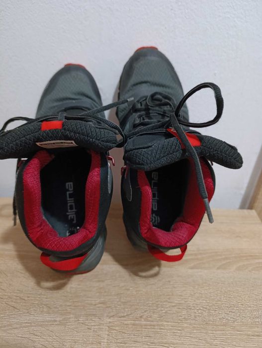 Трекинг обувки трисезонни продавам