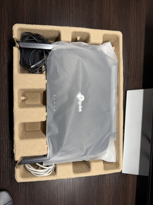 Продаю Wi-Fi модем-роутер TP-Link Archer VR300 (AC1200)