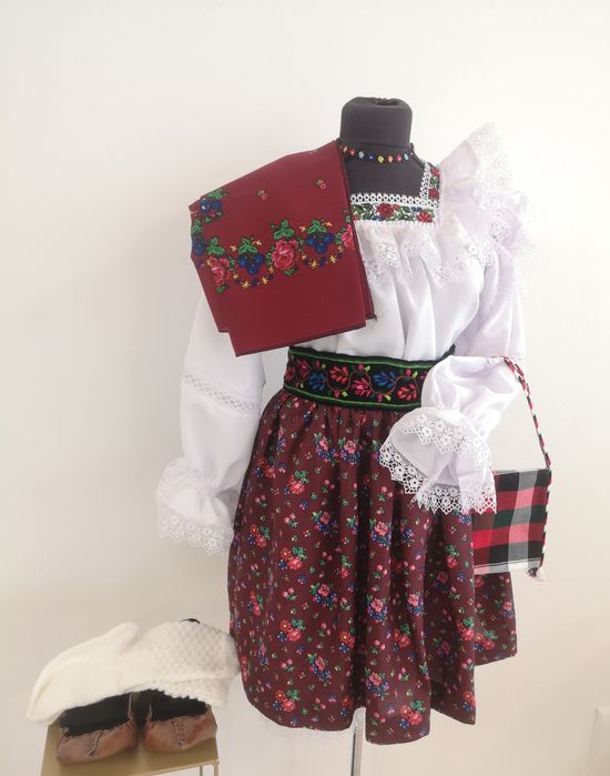 Costum tradițional de Maramureș pentru Doamne set complet