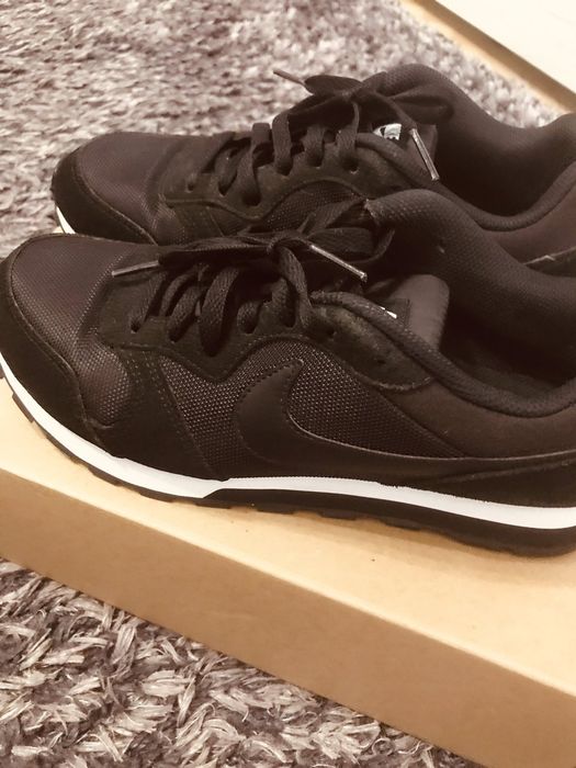 Дамски маратонки Nike