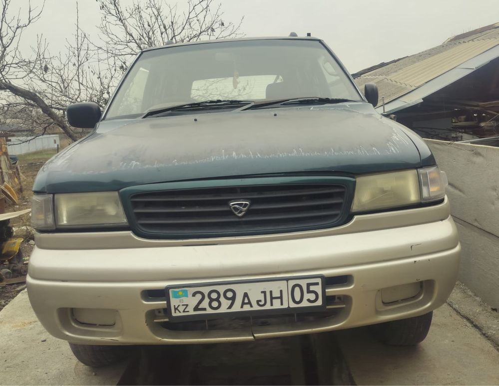 Продам Mazda MPV