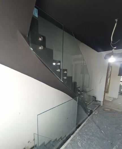 Balustrada sticla securizata mana curenta sticla