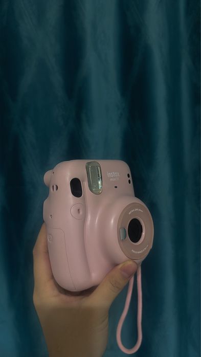 Продаю  Instax mini 11 в отличном состоянии