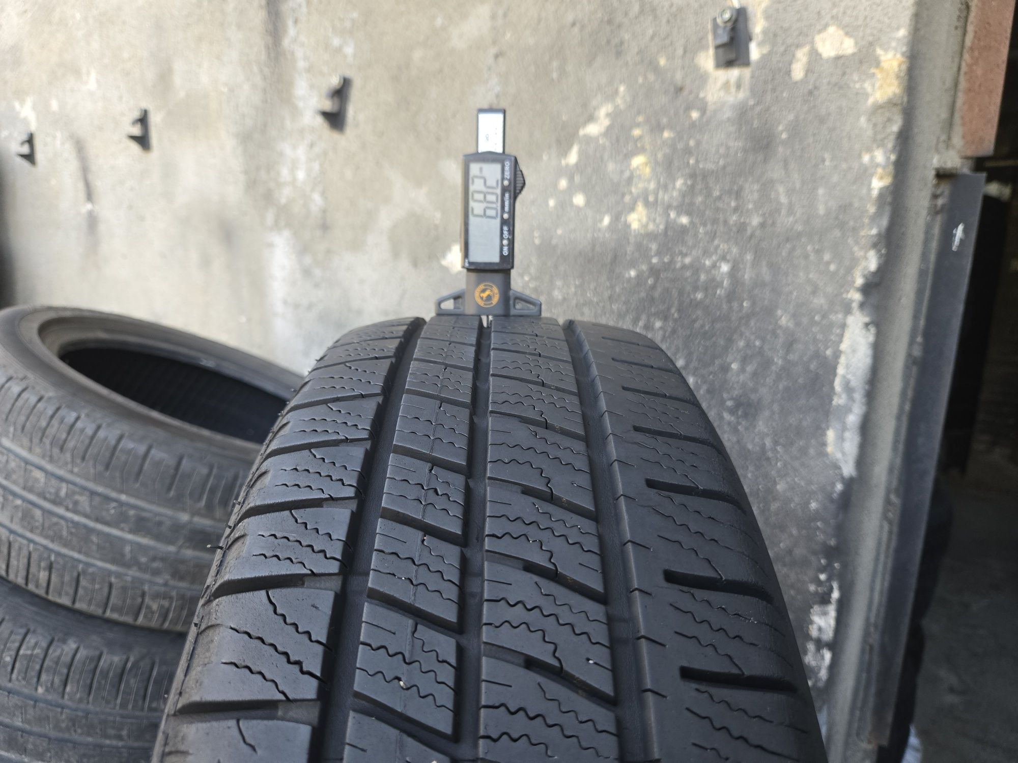 4бр. 205 65 16С Goodyear всесезонни.
