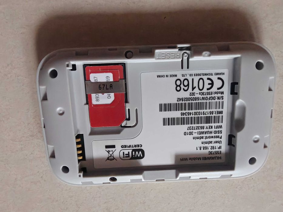 Продавам Huawei E5573Cs-322 рутер за мобилен интернет