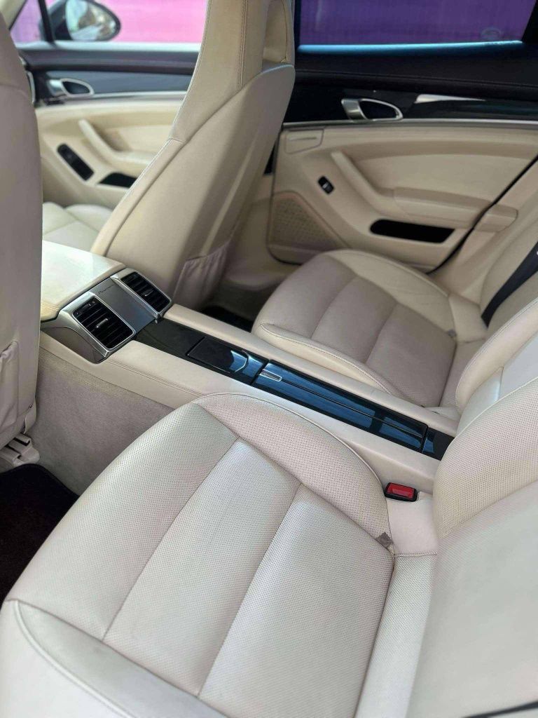 Porsche Panamera 3.0 D 2012/06