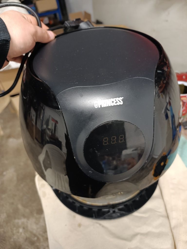 Air Frier Princess 1700w. 5l за части