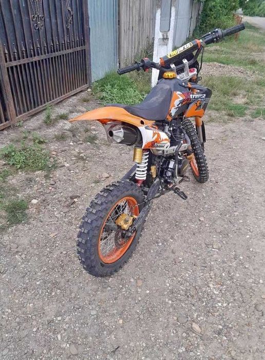 Vând cross de 250 în 4
