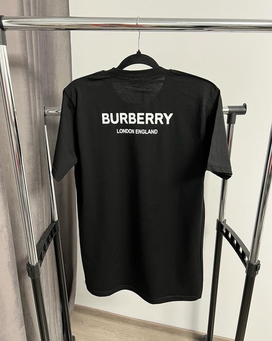 Tricou BURBERRY  super calitate
