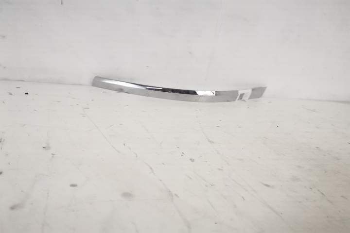 Ornament Crom Dreapta Bara Spate Original In Stare Buna Bentley  Benta