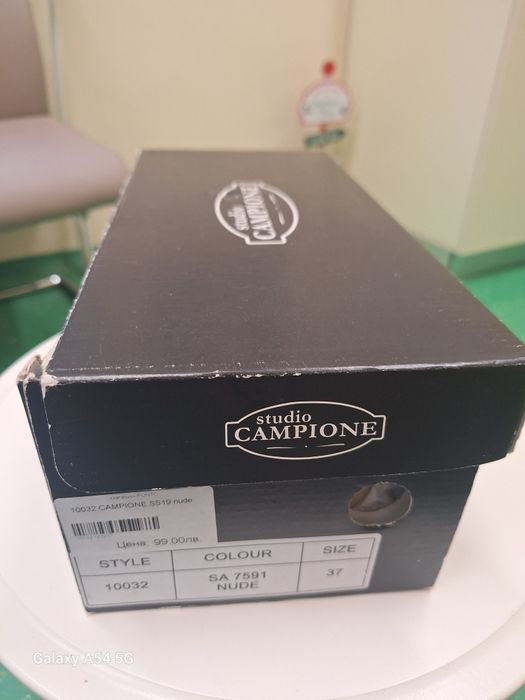 Чисто нови мокасини естествена кожа