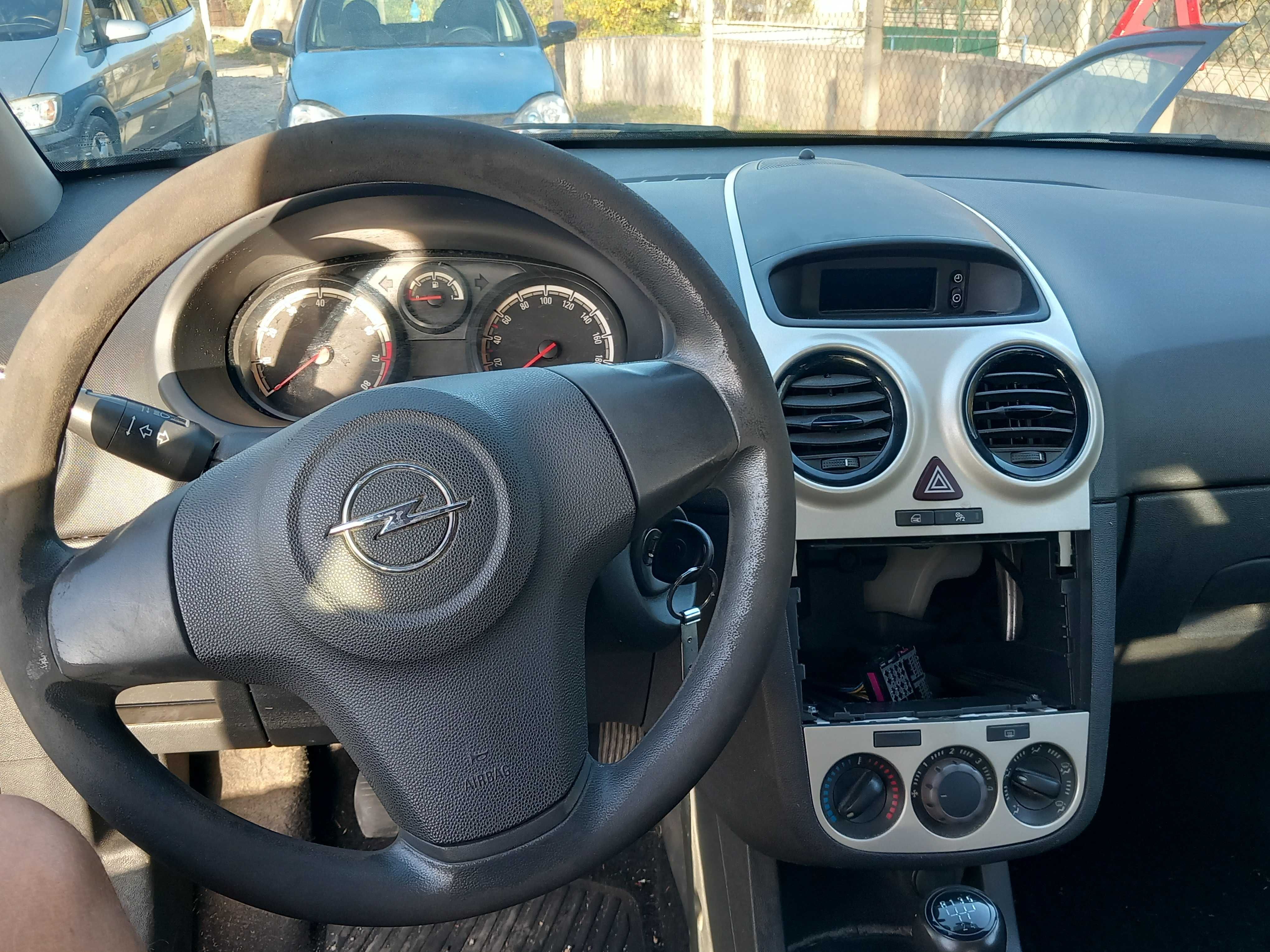 Opel Corsa 1.0 12V-60кс./2010/- на части