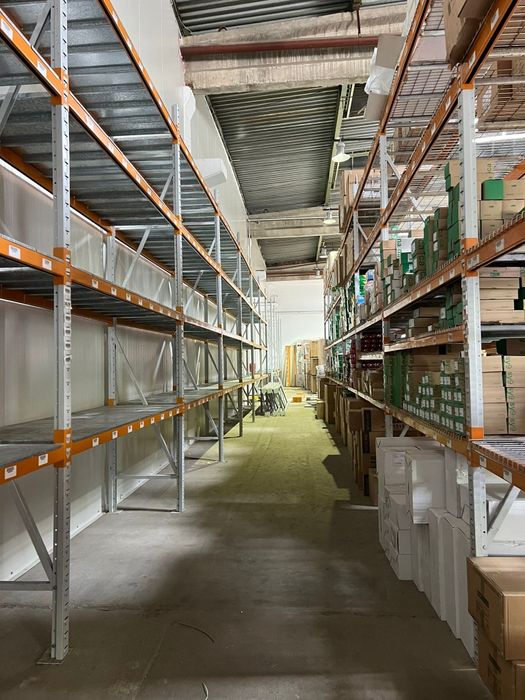 Vând rafturi metalice profesionale 80 lei tranversa la 2.70.M