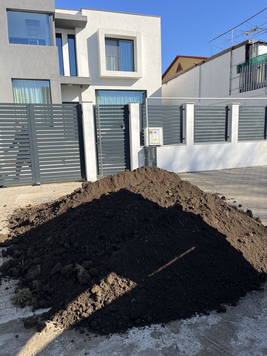 Livrari la domiciliu pamant negru vegetal !