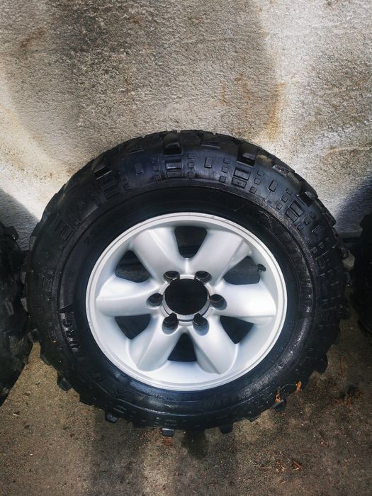 Vand jante+cauciucuri nissan terrano 2
