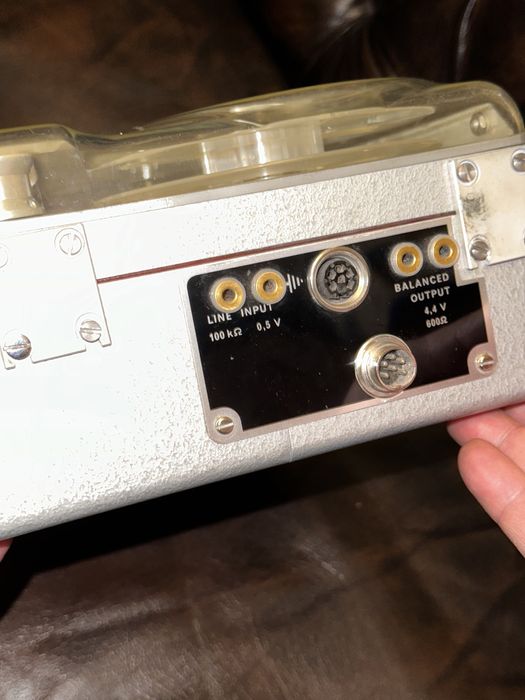 Награ 3 - Професионален магнетофон с висококачествен звук