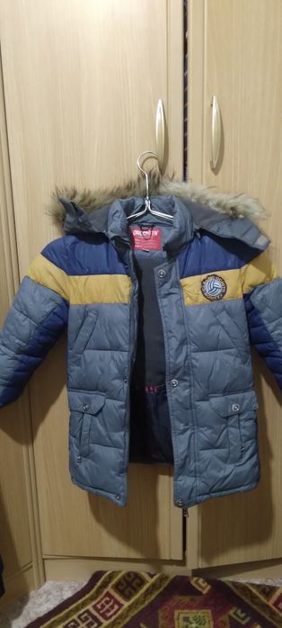 Продам зимнию куртку для мальчика
