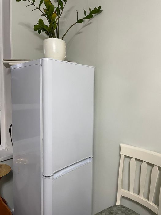 Холодильник двухкамерный