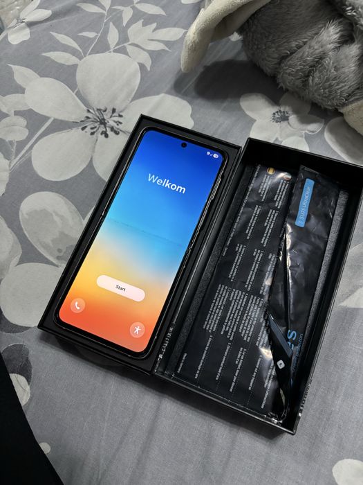 Samsung galaxy Flip3 5G