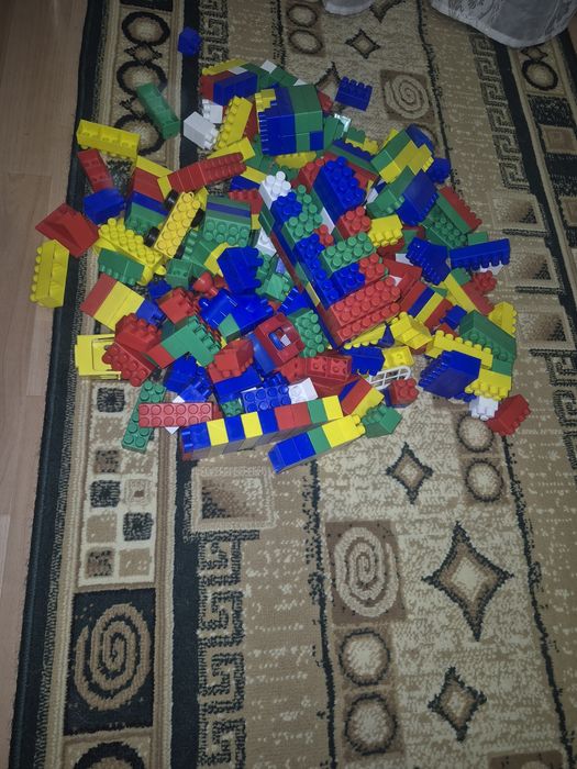 Продам  большой детский конструктор "Полесье". 396 элементов.