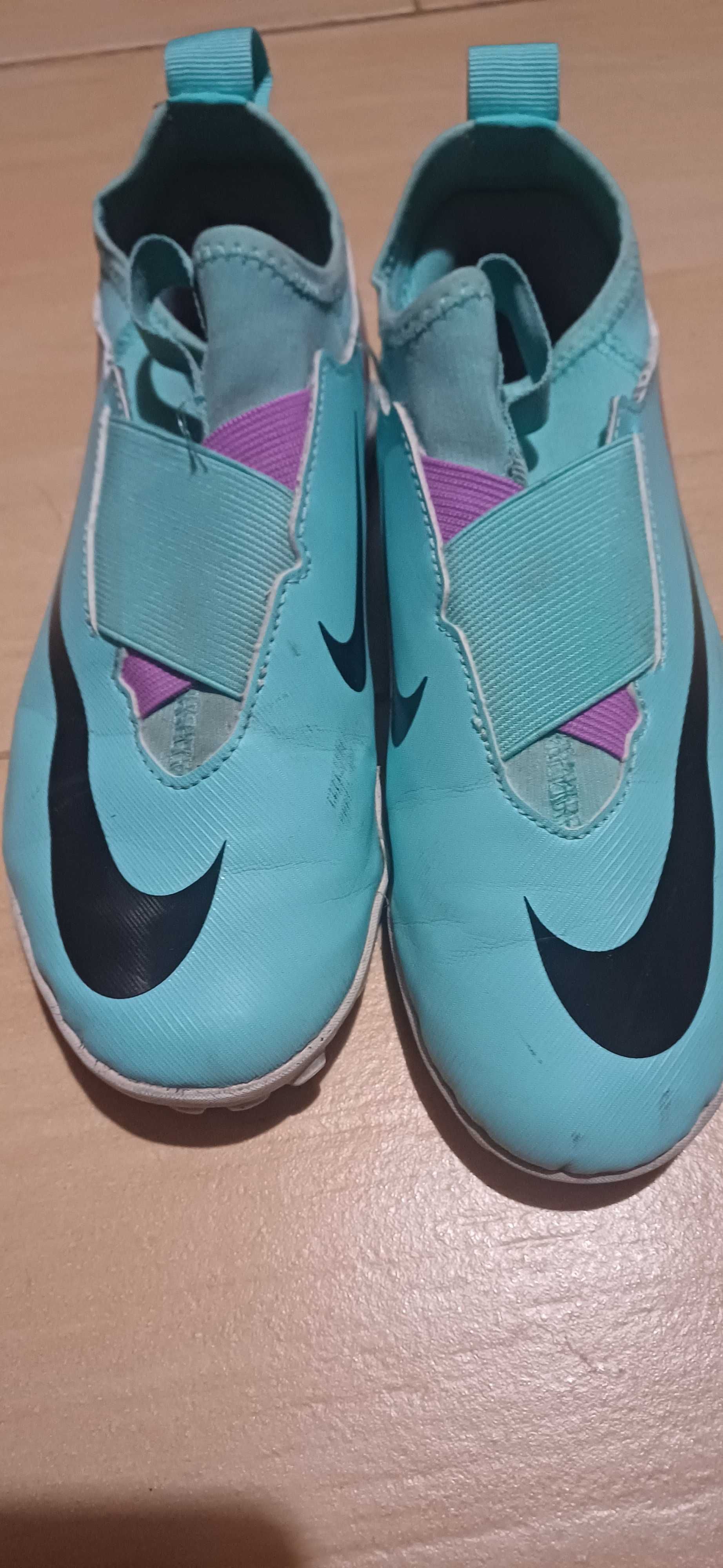Футболни обувки/Стоножки nike 36.5 и Adidas predator бутонки 36,5